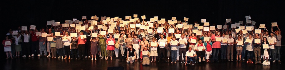 Remise des attestations de compétences à plus de 300 ouvrières et ouvriers, à Saint-Brieuc, le 3 juillet 2014.