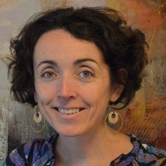 Anna Jarno-Josse est mariée à un enseignant. Ils ont trois enfants (12, 10 et 7 ans). Pour se détendre, elle pratique la randonnée et la course à pieds. Anna Jarno-Josse est mariée à un enseignant. Ils ont trois enfants (12, 10 et 7 ans). Pour se détendre, elle pratique la randonnée et la course à pieds.