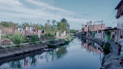 Le  canal qui sépare Carangueijo de Tabaiares