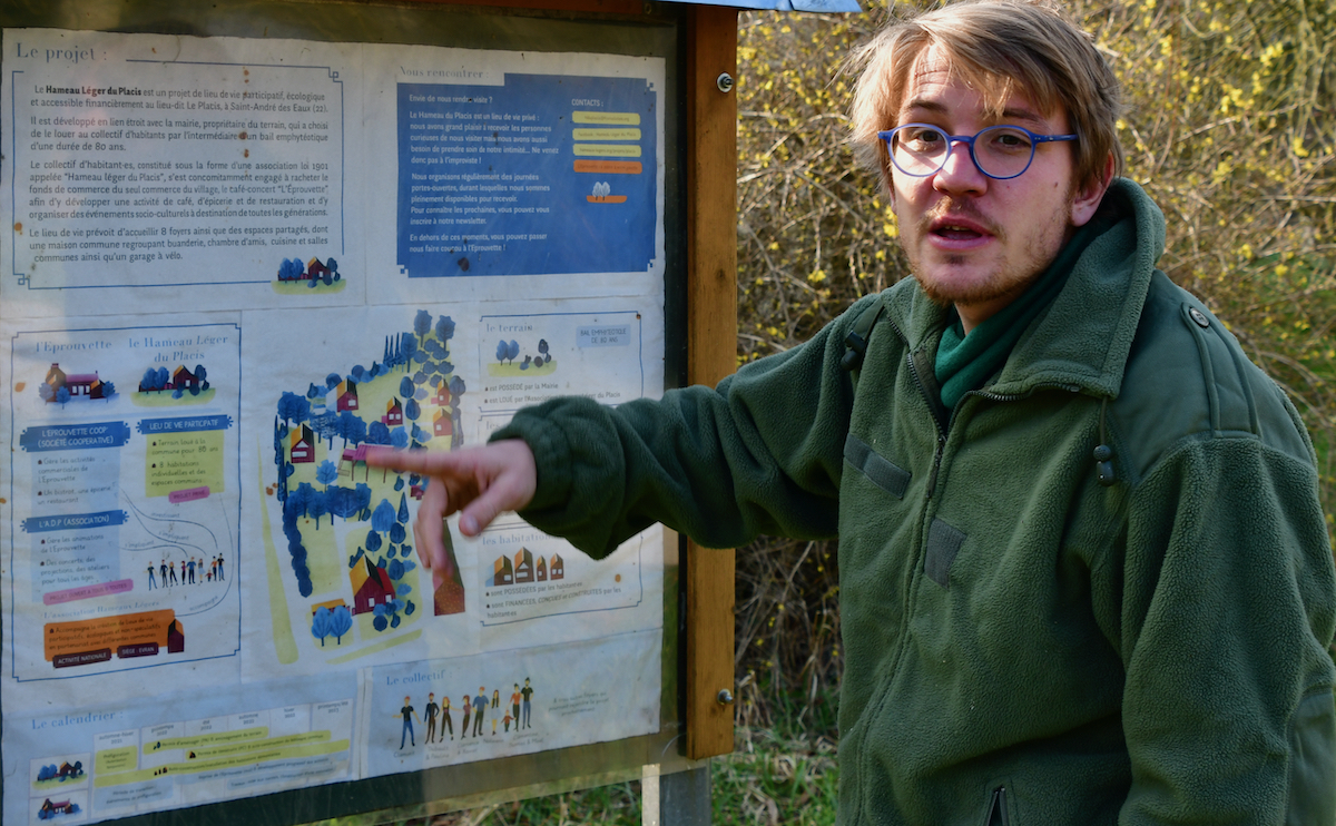 Xavier Gisselot au "Hameau léger du Placis" à Saint-André-des-Eaux (Côtes d'Armor)