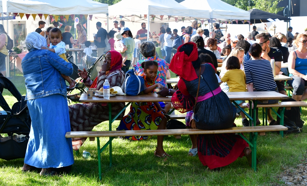 La fête inter-associative des diversités, le dernier samedi de juin,  a pris le relais des feux de la Saint Jean. (Photo J-Y Dagnet) La fête inter-associative des diversités, le dernier samedi de juin,  a pris le relais des feux de la Saint Jean. (Photo J-Y Dagnet)