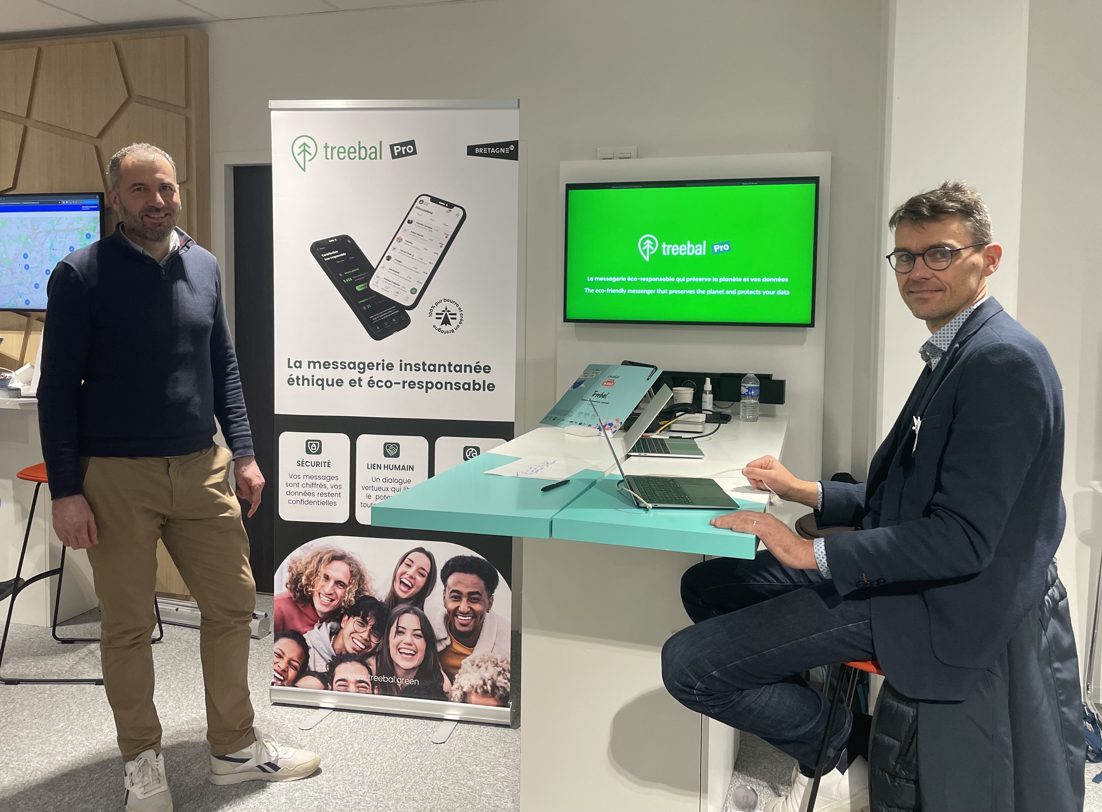 Samuel Le Port (à droite), aux côtés de Laurent Fromy, directeur technique Treebal (photo Treebal). Samuel Le Port (à droite), aux côtés de Laurent Fromy, directeur technique Treebal (photo Treebal).