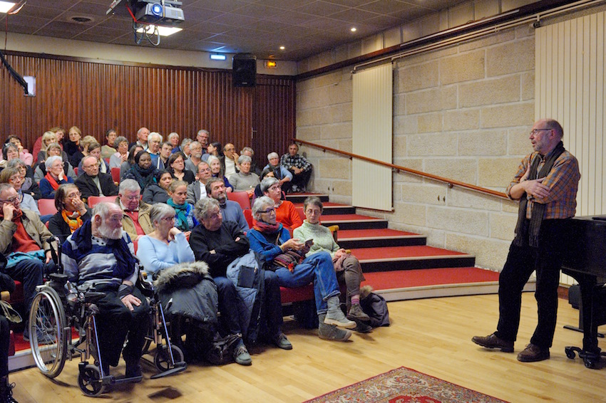 Michel Rouger lance le débat de l'AG Michel Rouger lance le débat de l'AG
