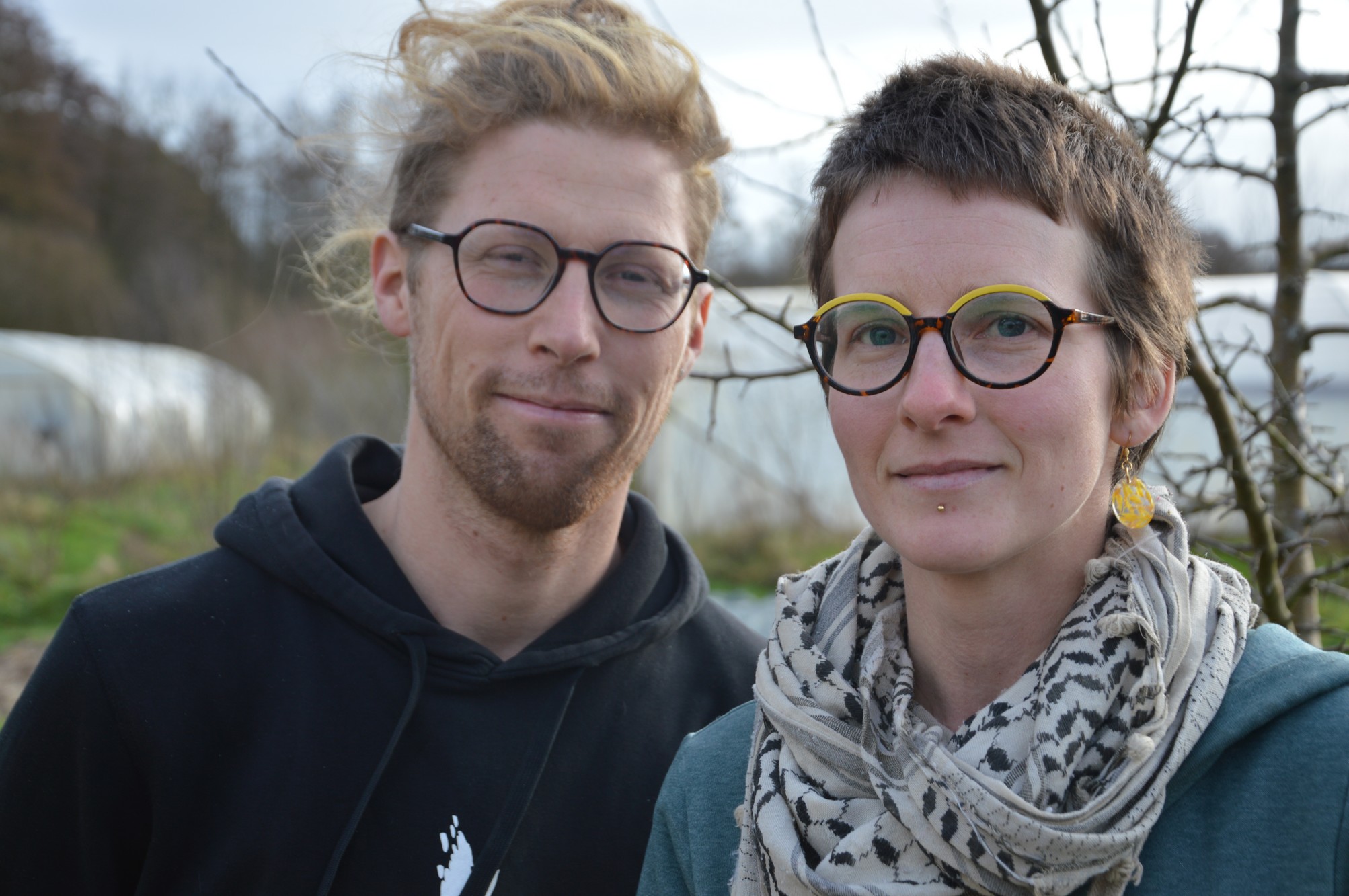 Candice et Louis mènent une vie sobre. Ils cherchent à réduire les charges plutôt qu'augmenter le chiffre d'affaires.