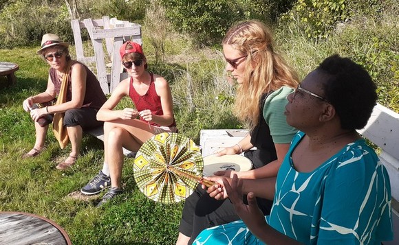 Maria (à droite) est une militante quilombola, descendante d'esclaves qui ont fui les plantations.