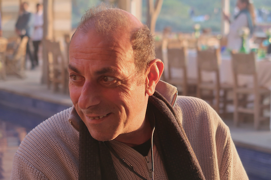 Hosam, exilé, déchiré, se bat toujours pour les jeunes de Gaza