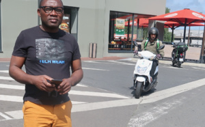 Joseph Atangana fait campagne auprès de ses collègues pour que les livreurs aient des droits normaux