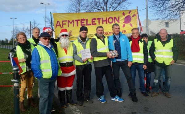 Avec Olivia et ses amis, au rond-point de la fraternité