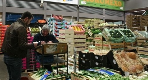 À Rungis, des tonnes de fruits « solidaires »