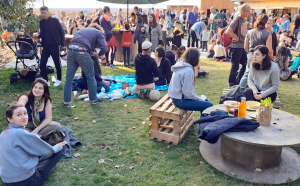 A leur "Basse Cour", musique, plantes et ginguette tissent des liens