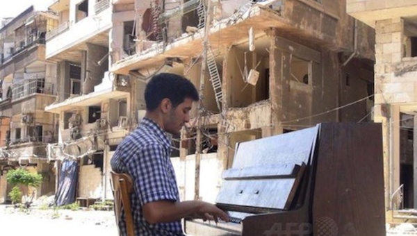 Dans le camp de réfugiés, le piano d'Ayham al-Ahmad…