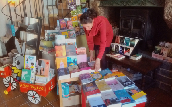 Là-bas, dans la petite librairie