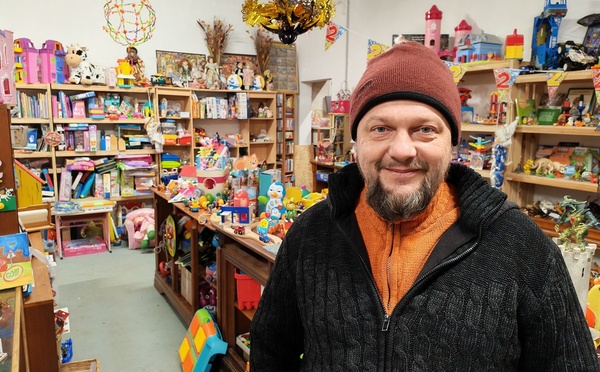 Avec Jérôme, des jouets récupérés et vendus à prix libre