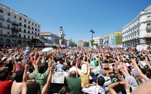 Les jeunes « Indignés » campent au cœur des villes Les jeunes « Indignés » campent au cœur des villes