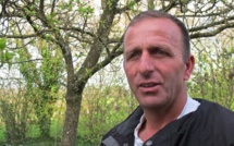 La terre des paysans de Halhul résiste aux colons La terre des paysans de Halhul résiste aux colons