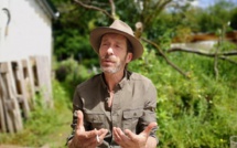 Patrick fait des plantes sauvages des alternatives aux pesticides Patrick fait des plantes sauvages des alternatives aux pesticides