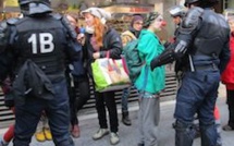 A Paris, du théâtre de rue interrompu par la police