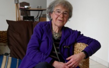 Martine, grand mère Mina,  écrit et conte des "histoires d'amour"