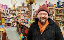 Avec Jérôme, des jouets récupérés et vendus à prix libre