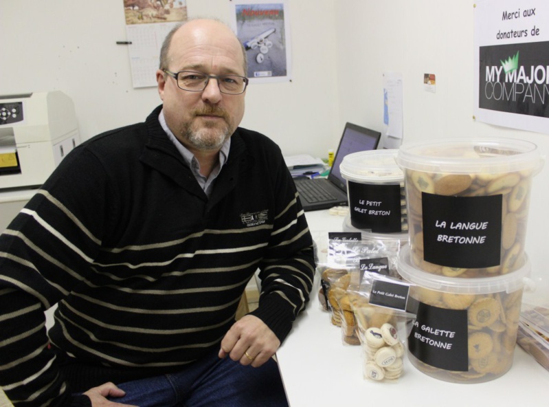 Yannick a imaginé « Les macarons identitaires » Yannick a imaginé « Les macarons identitaires »