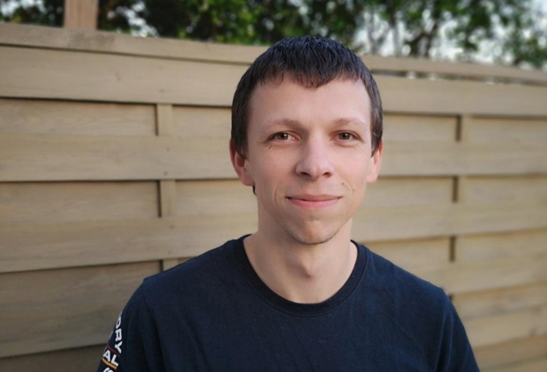 Arnaud ne peut plus travailler dans la logistique Arnaud ne peut plus travailler dans la logistique