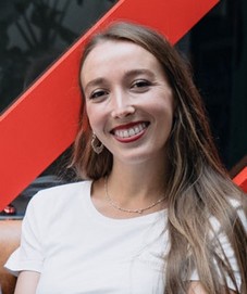Anne Burgot a accompagné Abdel pour faire ses choix de formation et d'entreprise. Anne Burgot a accompagné Abdel pour faire ses choix de formation et d'entreprise.