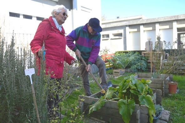 Pour eux "le jardin, c'est du bonheur ! " Pour eux "le jardin, c'est du bonheur ! "