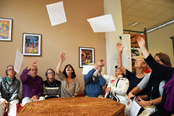 Ce collectif sait « envoyer la chanson » mais aussi bien s’amuser ensemble Ce collectif sait « envoyer la chanson » mais aussi bien s’amuser ensemble