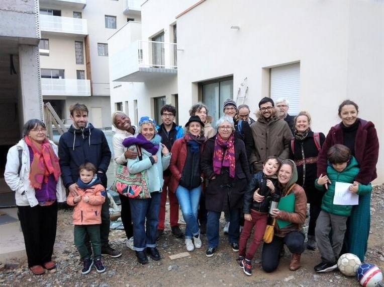 Ensemble des résidents (novembre 2022) quand le gros oeuvre est terminé. Ensemble des résidents (novembre 2022) quand le gros oeuvre est terminé.