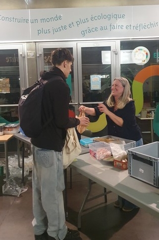 Cette année, entre 150 et 200 bénévoles  distribuent les aliments