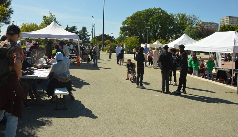 Ce jeudi de nombreux visiteurs ont découvert quelques unes des associations du quartier. Ce jeudi de nombreux visiteurs ont découvert quelques unes des associations du quartier.