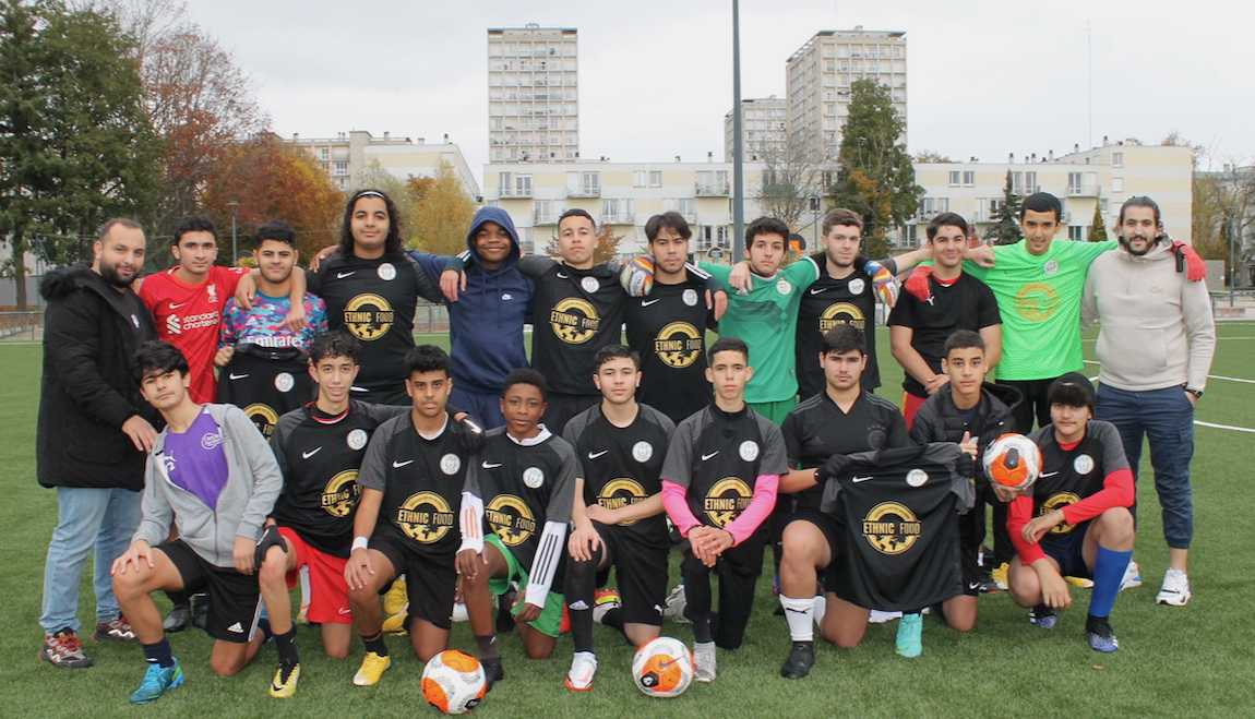 13 novembre 2021, parc du Berry. L’équipe des moins de 17 ans encadrés par Nordine et Abdel