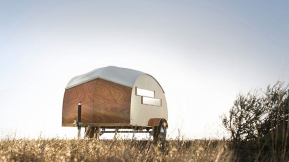 Une caravane ou un camping car, transformés en studio mobile...