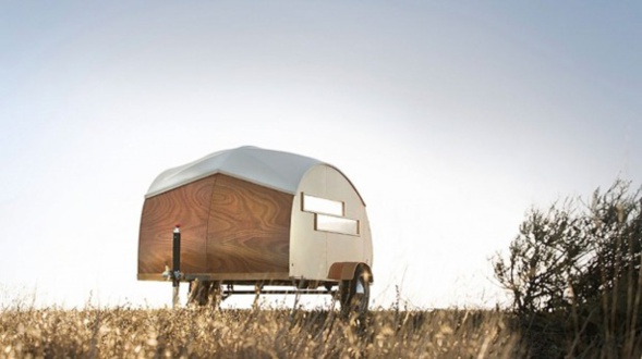 Une caravane ou un camping car, transformés en studio mobile... Une caravane ou un camping car, transformés en studio mobile...