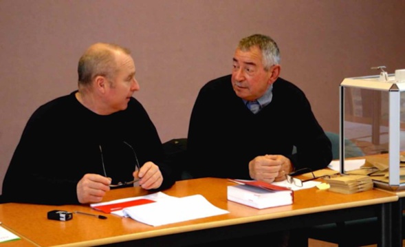 Patrick Lesec et Bernard Barel tenaient le bureau en fin d'après midi Dimanche Patrick Lesec et Bernard Barel tenaient le bureau en fin d'après midi Dimanche