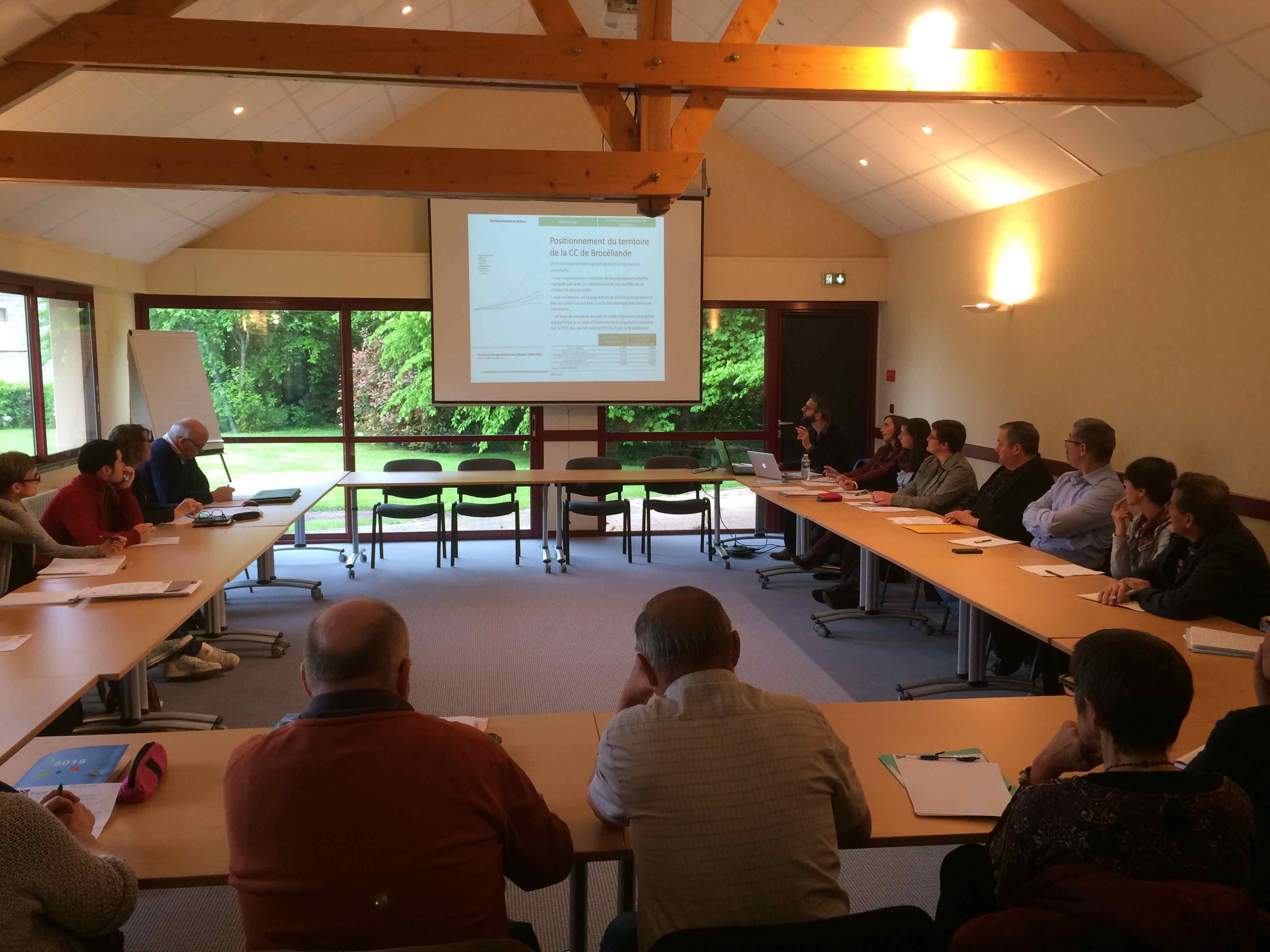 Les élus découvrent la démarche d'étude du PAH Les élus découvrent la démarche d'étude du PAH